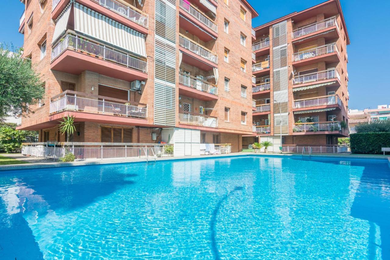 Homeholidaysrentals Amaral Pineda De Mar Exterior foto