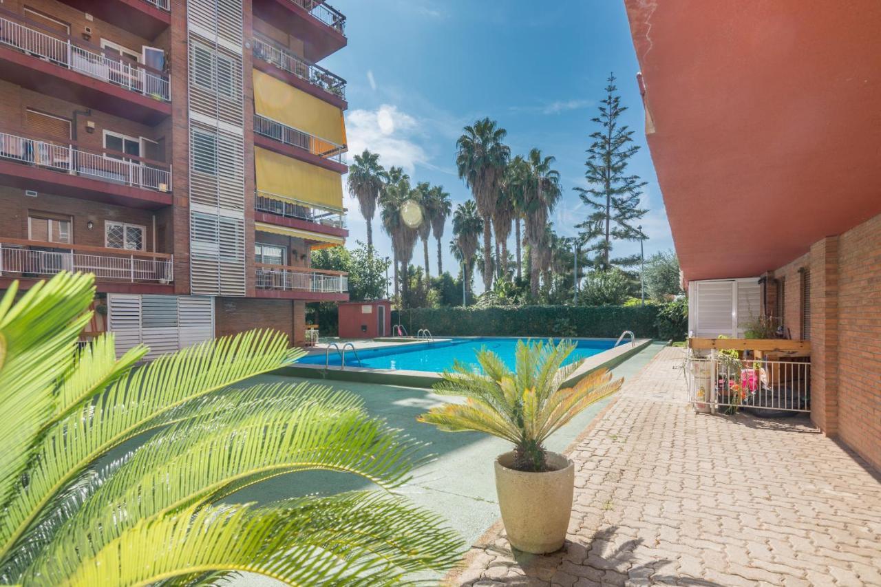 Homeholidaysrentals Amaral Pineda De Mar Exterior foto