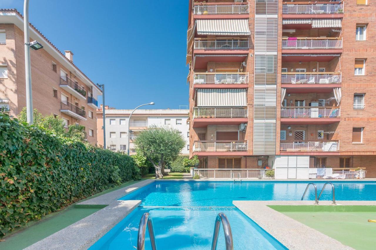 Homeholidaysrentals Amaral Pineda De Mar Exterior foto