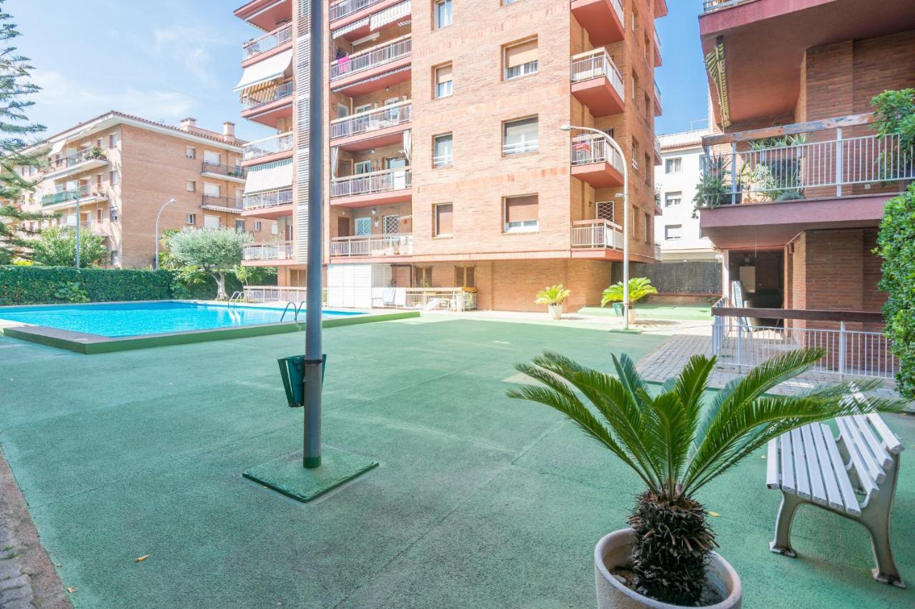 Homeholidaysrentals Amaral Pineda De Mar Exterior foto