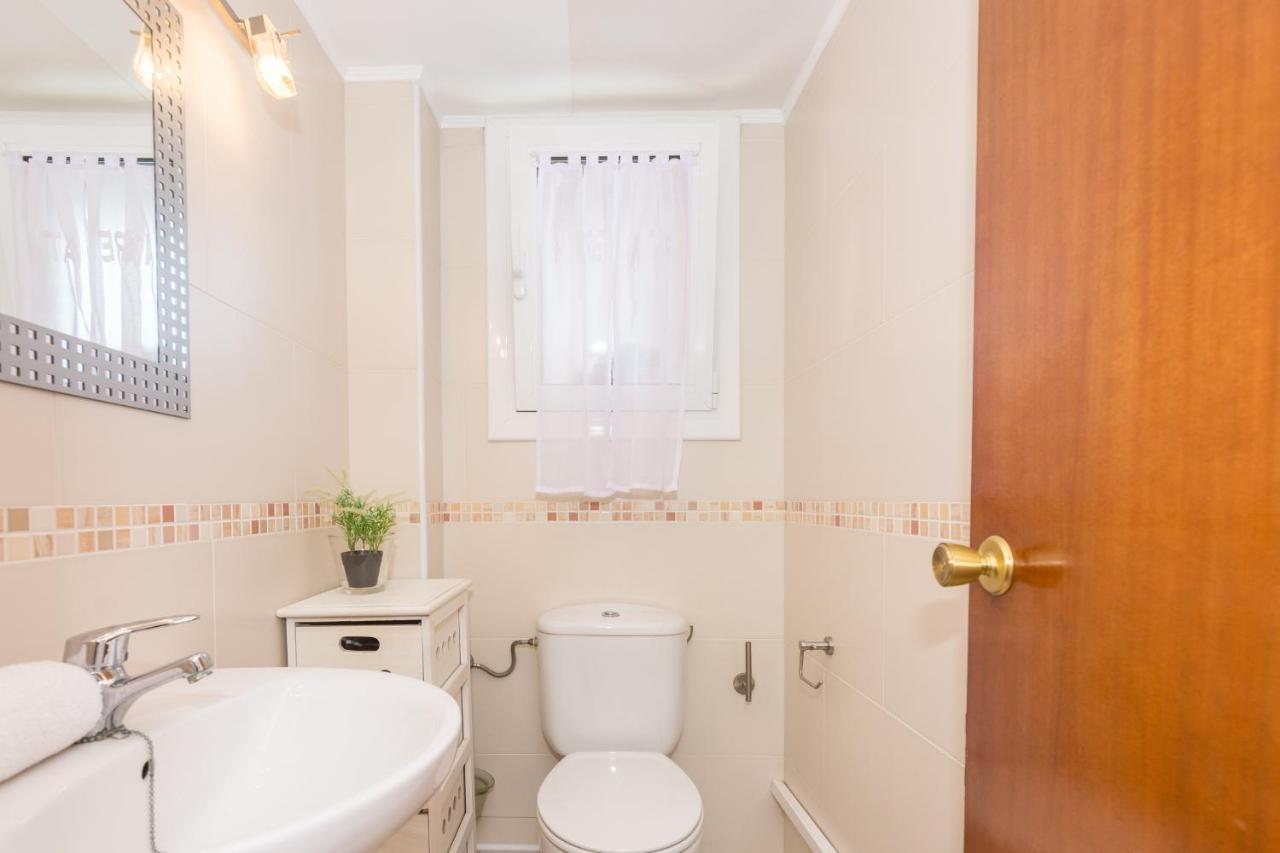 Homeholidaysrentals Amaral Pineda De Mar Exterior foto