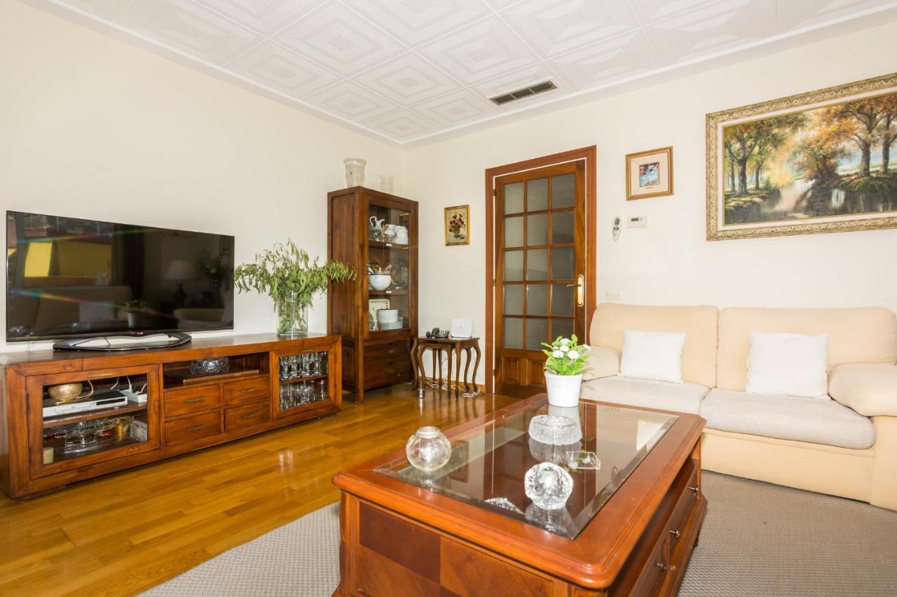 Homeholidaysrentals Amaral Pineda De Mar Exterior foto