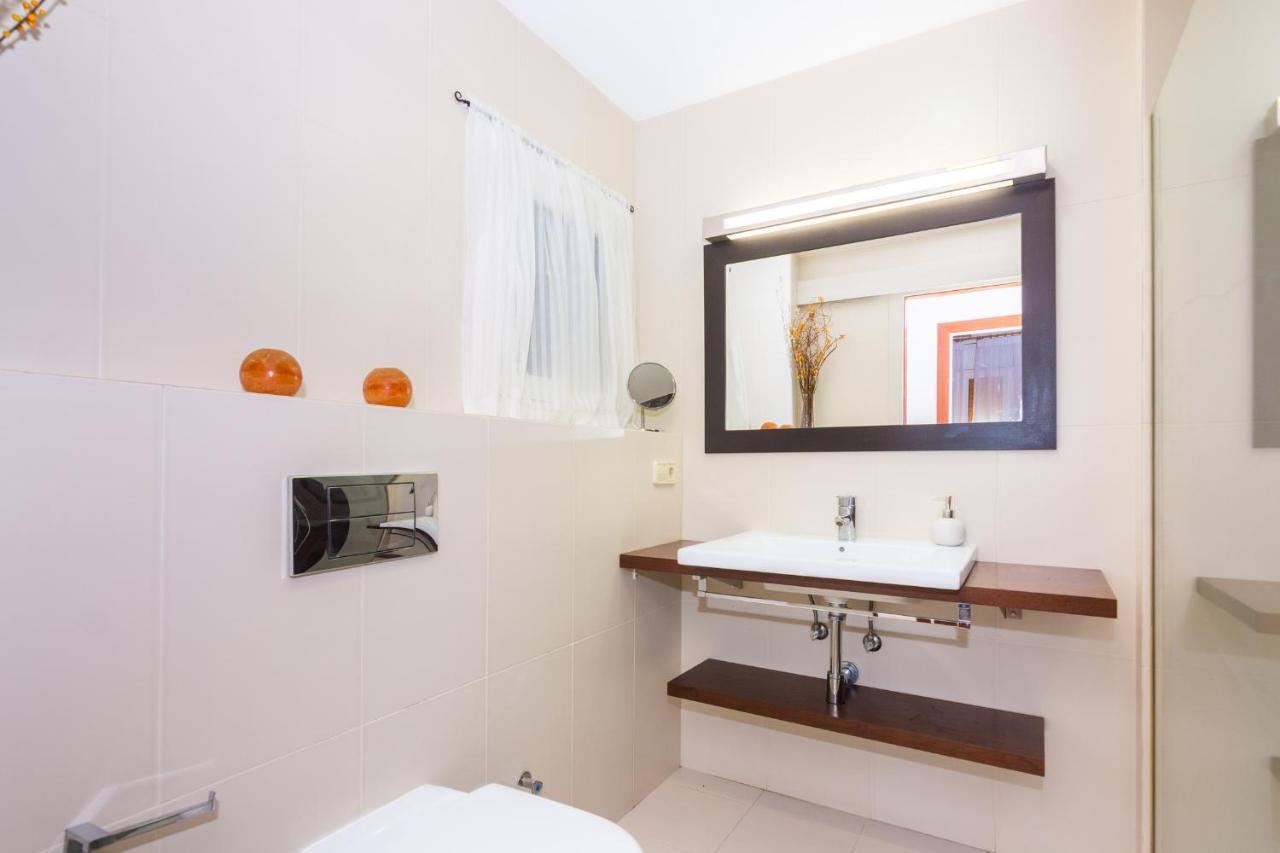 Homeholidaysrentals Amaral Pineda De Mar Exterior foto