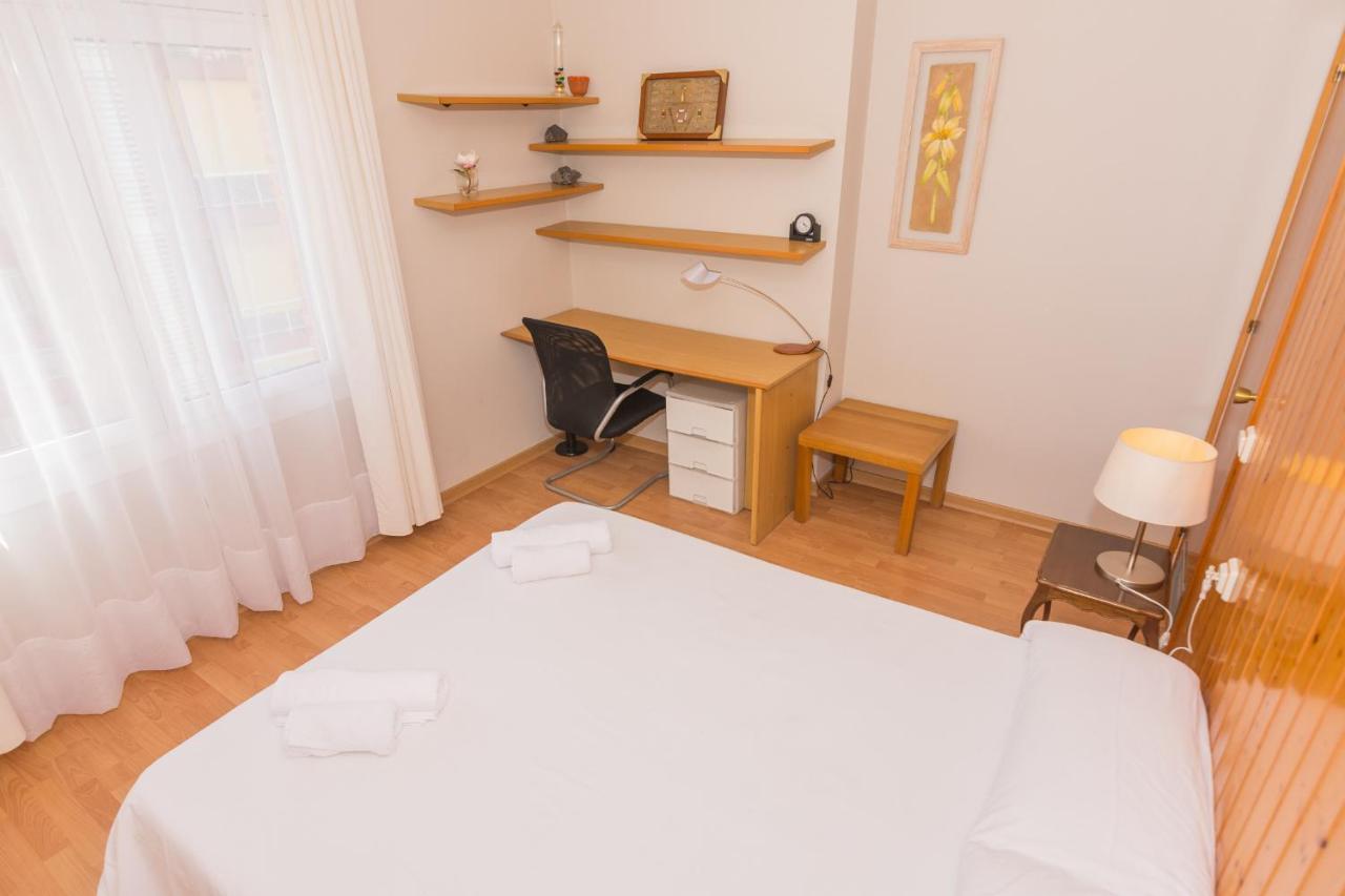 Homeholidaysrentals Amaral Pineda De Mar Exterior foto